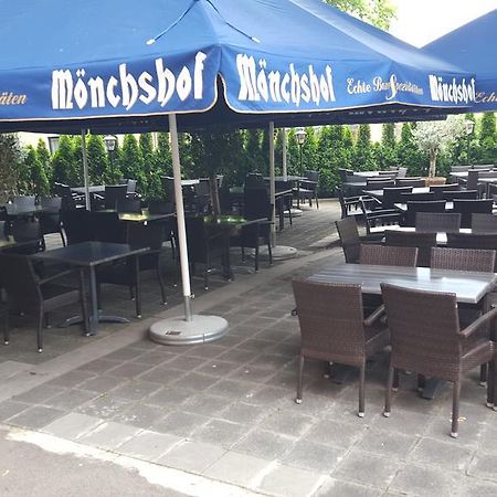 פויכטוונגן Hotel Restaurant Platamon מראה חיצוני תמונה