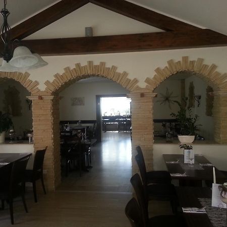 פויכטוונגן Hotel Restaurant Platamon מראה חיצוני תמונה