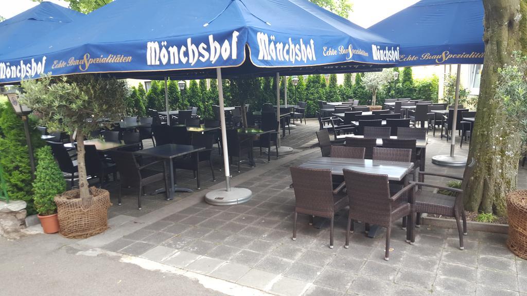 פויכטוונגן Hotel Restaurant Platamon מראה חיצוני תמונה