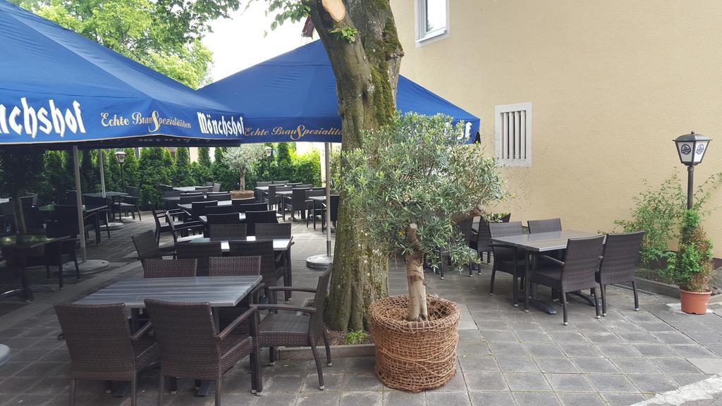 פויכטוונגן Hotel Restaurant Platamon מראה חיצוני תמונה