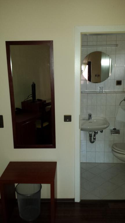 פויכטוונגן Hotel Restaurant Platamon חדר תמונה
