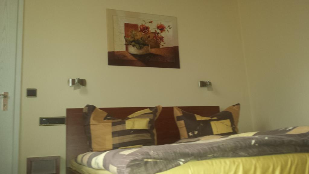 פויכטוונגן Hotel Restaurant Platamon חדר תמונה