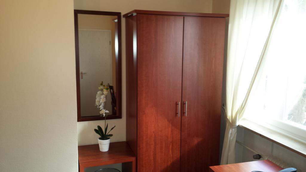 פויכטוונגן Hotel Restaurant Platamon חדר תמונה